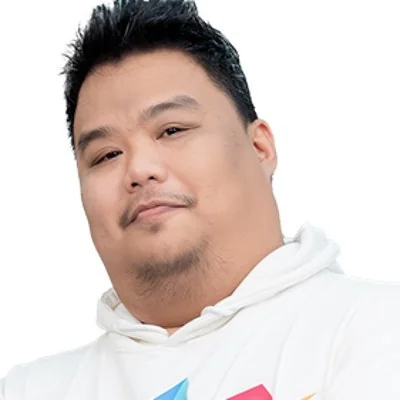 Chân dung Vy Nguyễn Khánh Hùng, CEO & Founder · The MONA