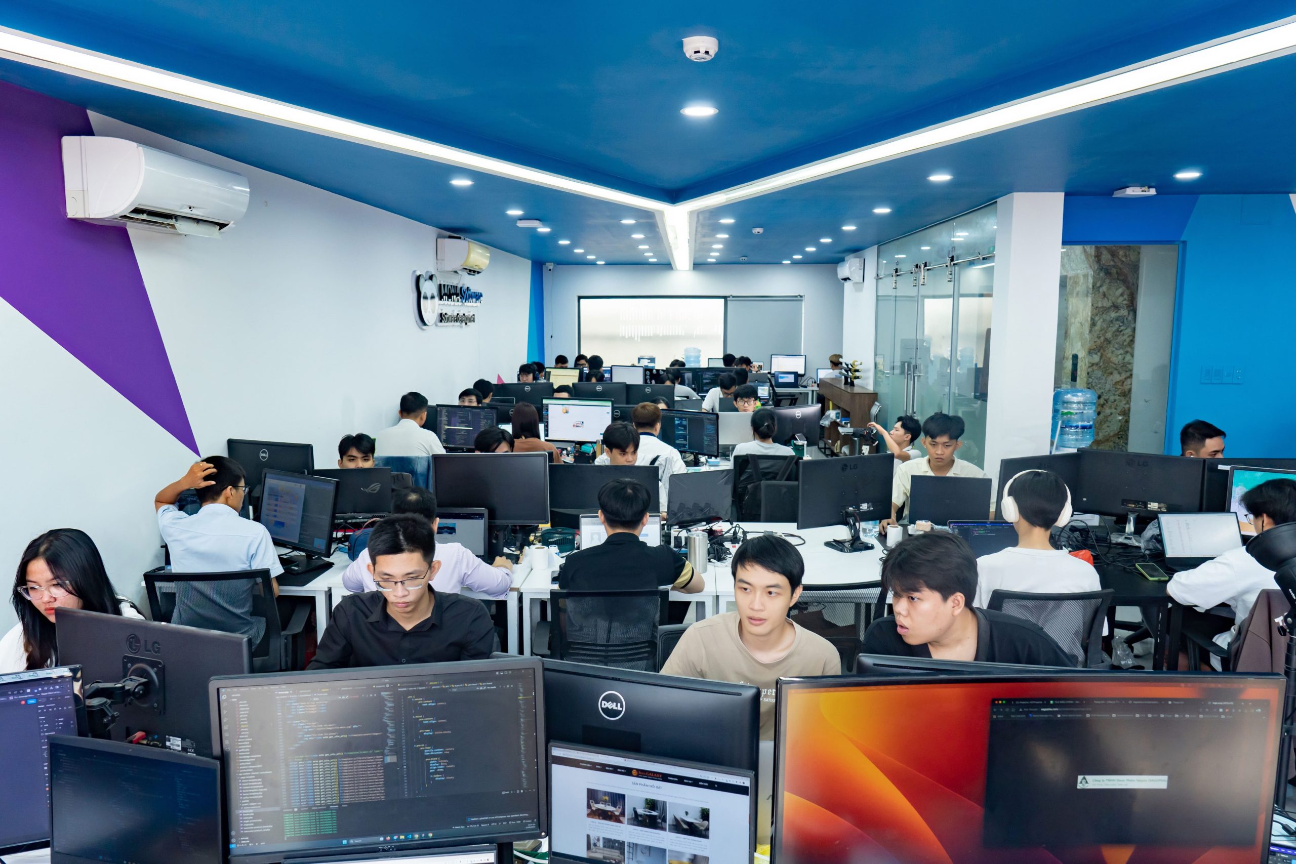 Xây dựng môi trường làm việc chuyên nghiệp để nâng cao hiệu suất làm việc của nhân viên