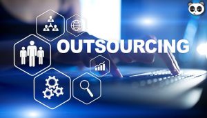 Outsource là gì? Ưu điểm và nhược điểm của Outsource