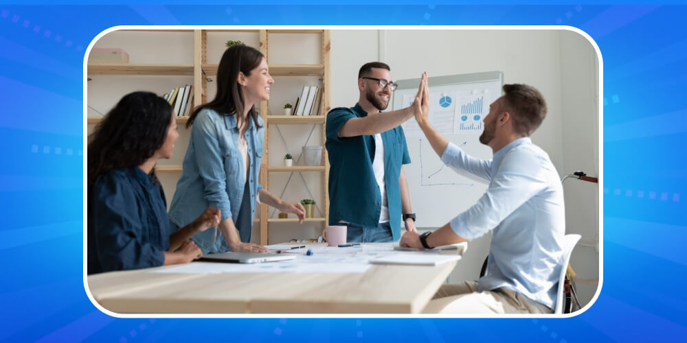 Thường xuyên khích lệ tinh thần làm việc của nhân viên để tạo động lực